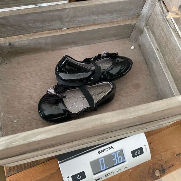 Christie and Jill Dress Shoe Shiny Black Patent Leather Floral Jeweled Size 5 - Picture 11 of 11